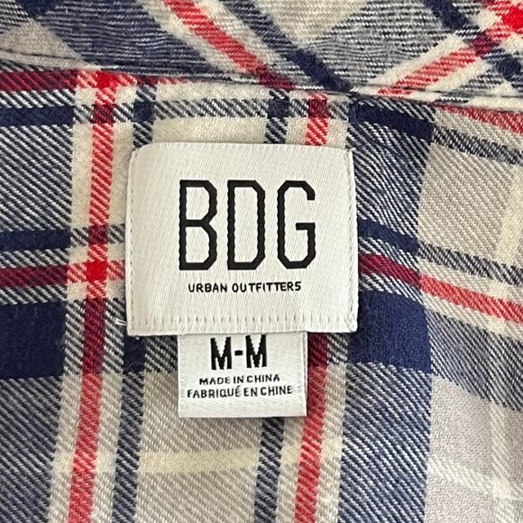 BDG Cropped Plaid Flannel - Picture 4 of 4